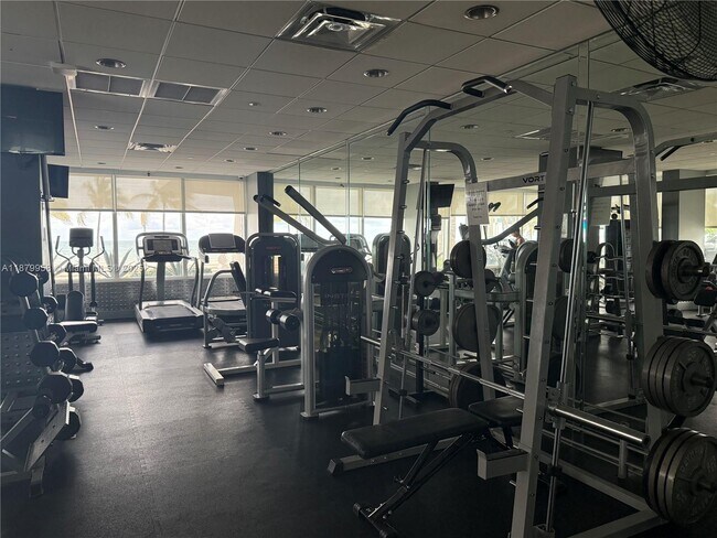 Building Photo - 209 N Fort Lauderdale Beach Blvd