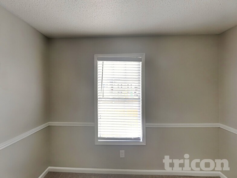Building Photo - 404 Remington Ct