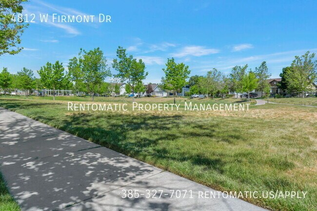 Building Photo - 4812 Firmont Dr