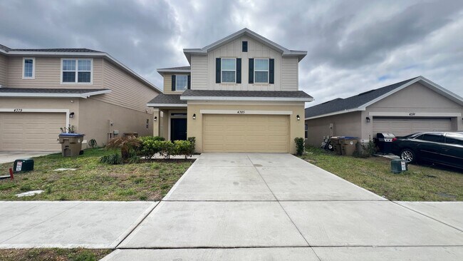 Building Photo - Beautiful Harmony Central Water Front Home AVAILABLE NOW!