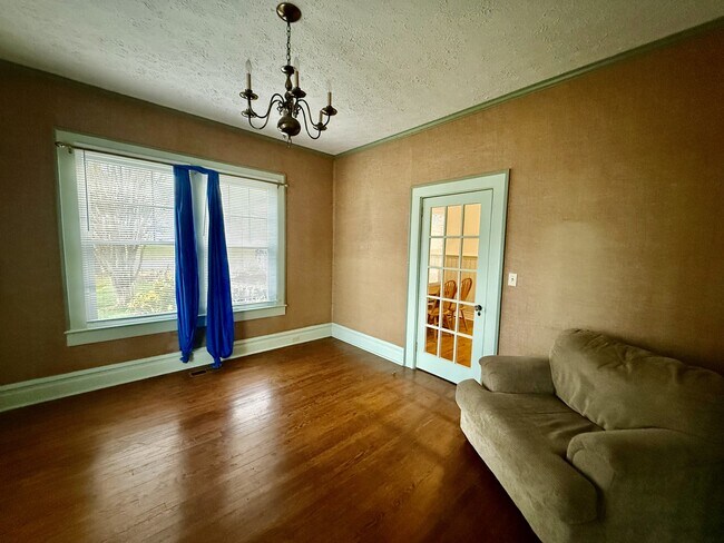 Building Photo - 2703 Old Spartanburg Rd