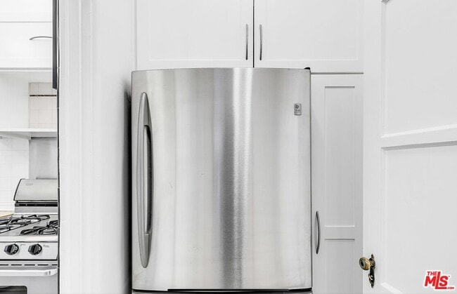 Building Photo - 1125 1/2 Glenville Dr