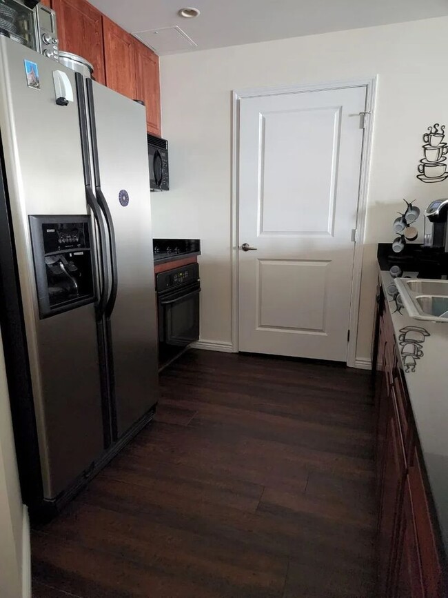 Building Photo - First Months Rent OFF ! Beautiful 1 bedroo...