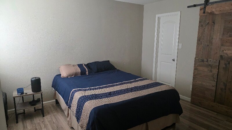 Building Photo - 4410 N Longview Ave