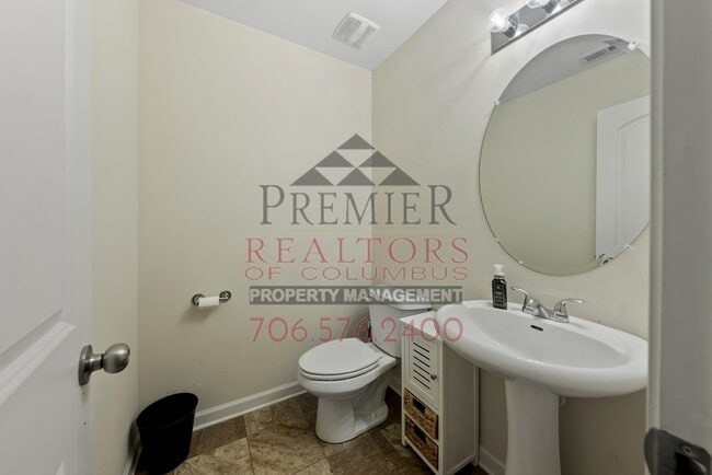 Building Photo - 741 Compass Trl