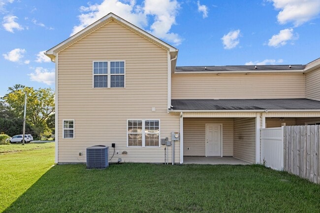 Building Photo - 216 Smallwood Rd