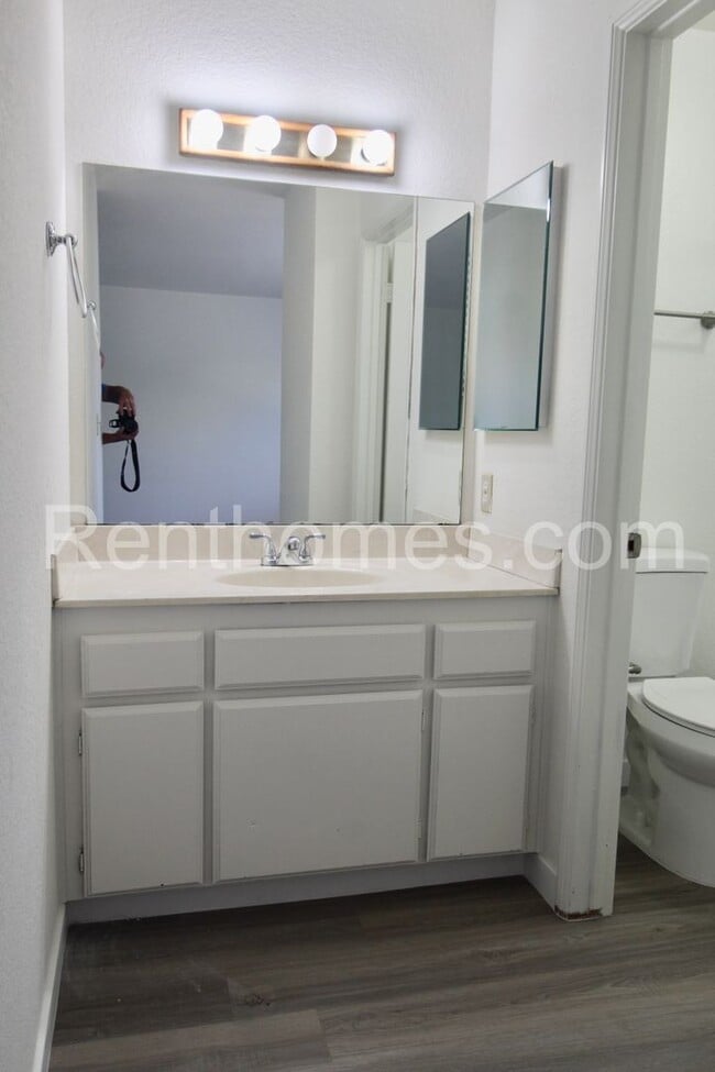 Building Photo - 2723 Malibu Pl
