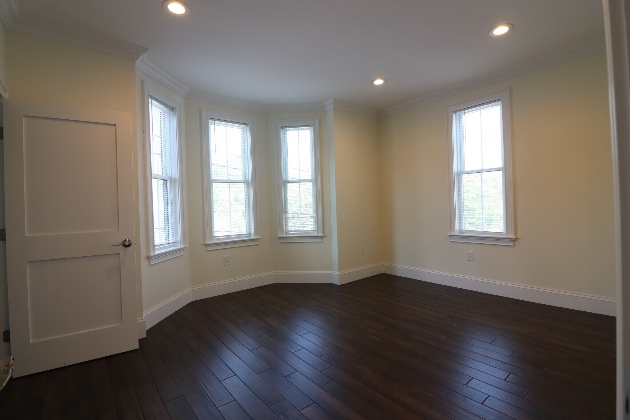 Building Photo - 140 Minden St