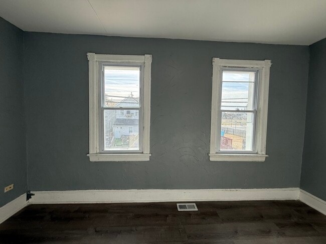 Building Photo - 519 Graff Ln