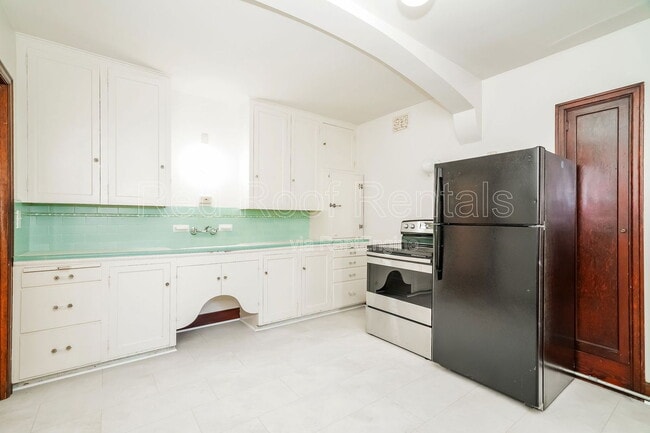 Building Photo - 1325 6th Ave