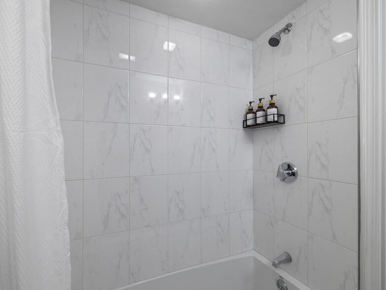 Building Photo - 110 Glen St