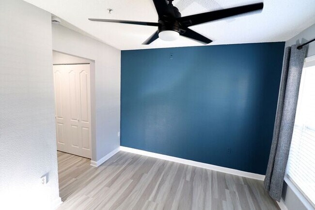 Building Photo - Newly renovated first floor condo! 2 bedrooms