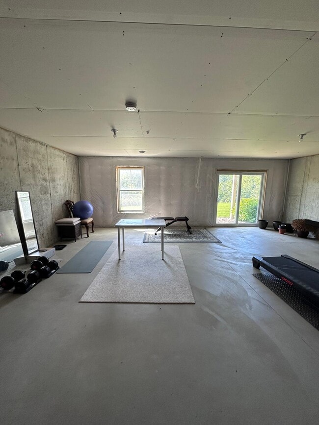Building Photo - 1729 Emerson Ct