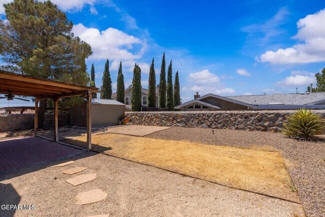 Building Photo - 903 Agua Caliente Dr