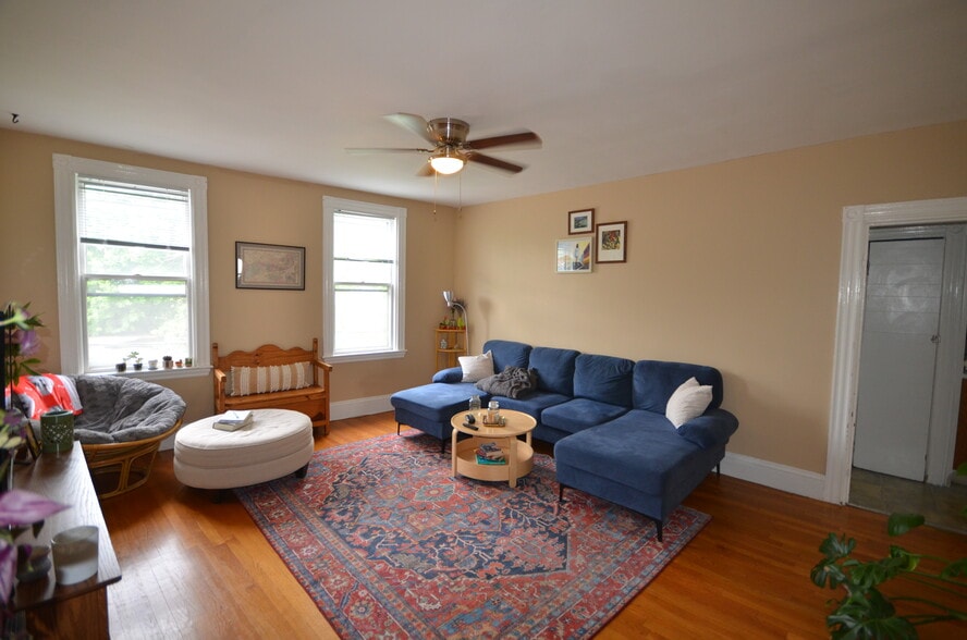 Living Room - 234 Cypress St