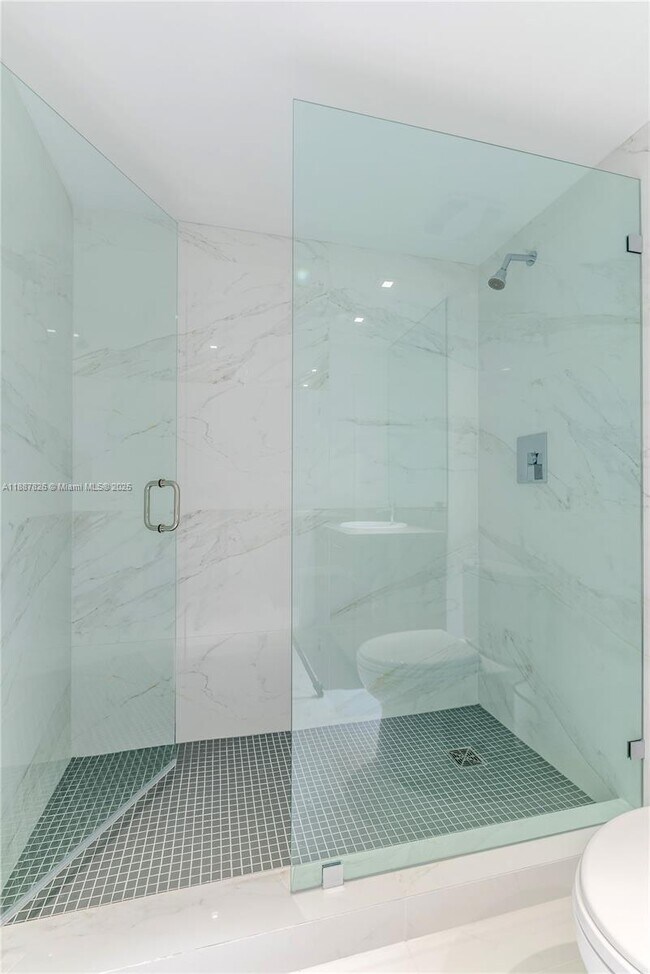 Building Photo - 400 Sunny Isles Blvd