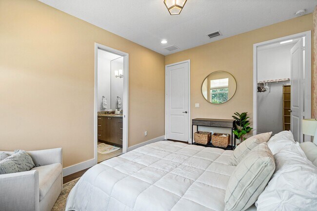 Building Photo - 11401 Pointe Midtown Dr
