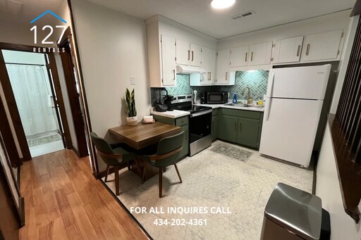 Building Photo - 1 Bedroom Apartment in Great Location!