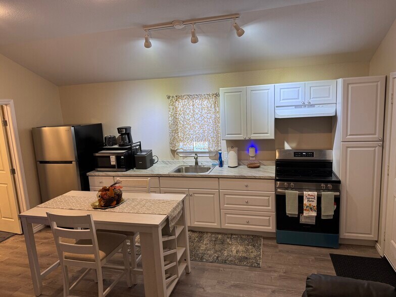 Building Photo - 2021 County Road 75