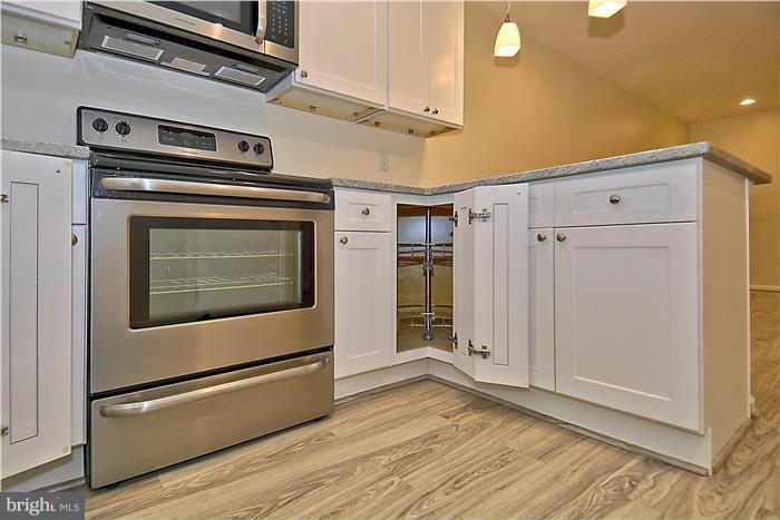 Building Photo - 10706 Kings Riding Way