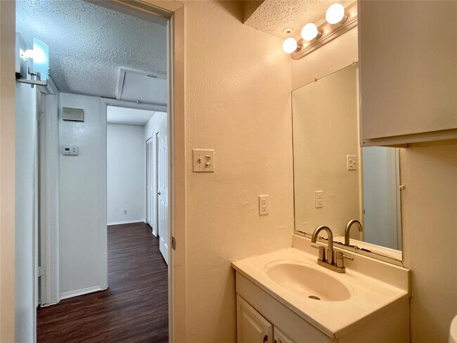 Building Photo - 2603 Brickford Cove