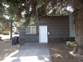 Building Photo - 080-471 Clay Triplex, Bend