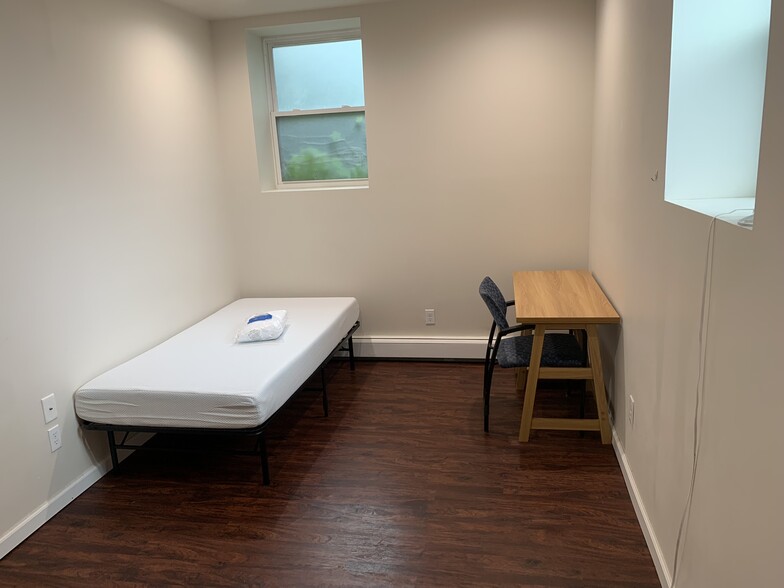 Building Photo - 2152 12th St