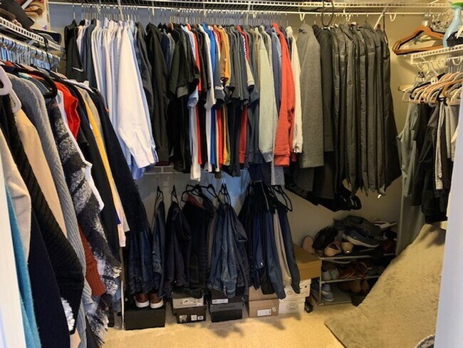 Building Photo - 130 Spring Pine Ln