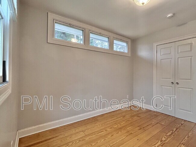 Building Photo - 44 Lathrop Rd