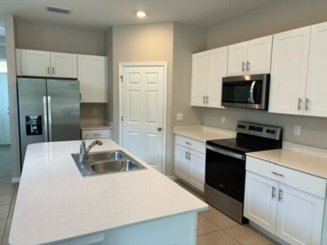 Building Photo - NEW! 3 Bedroom 2 Bath Home! AVAILABLE July...