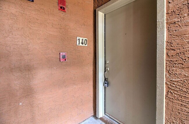 Building Photo - 4704 E Paradise Village Pkwy N