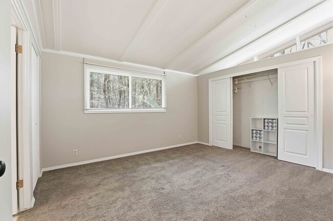 Building Photo - Private Home on 6 acres in Whitewater Schools!