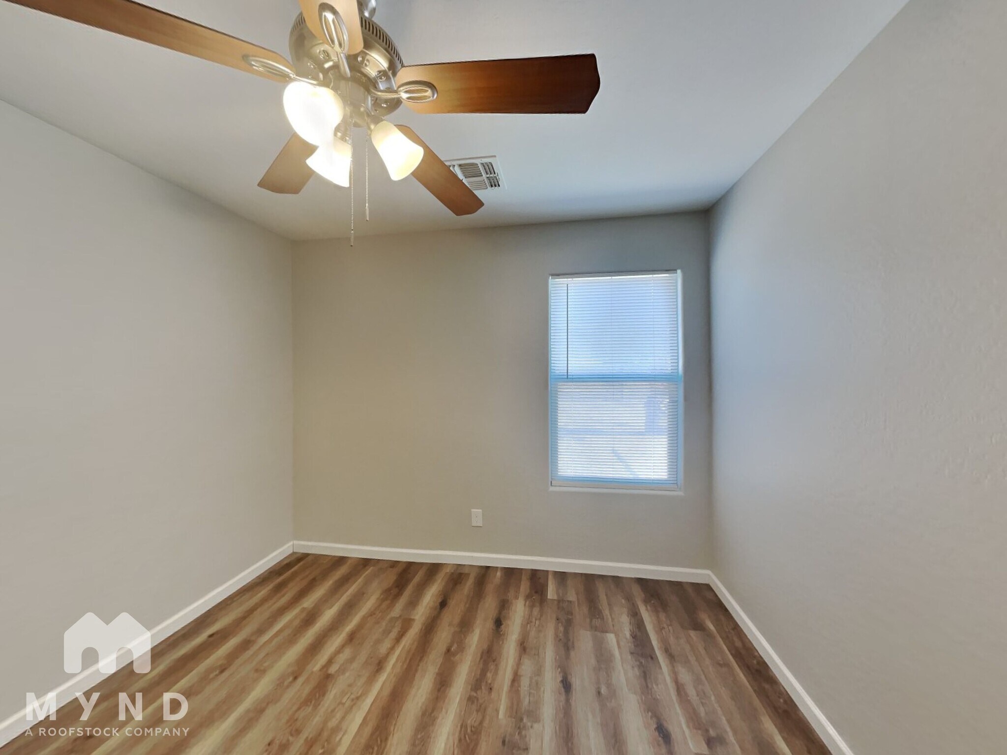 Building Photo - 40768 W Sanders Way