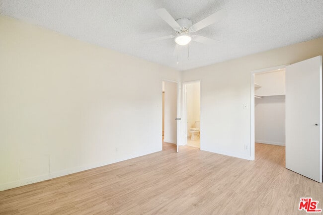 Building Photo - 7540 Hampton Ave
