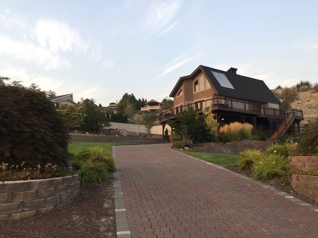 Building Photo - 308 Butte Rd
