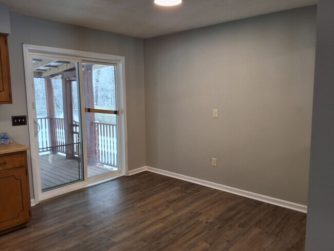 Building Photo - 1800 Preston St