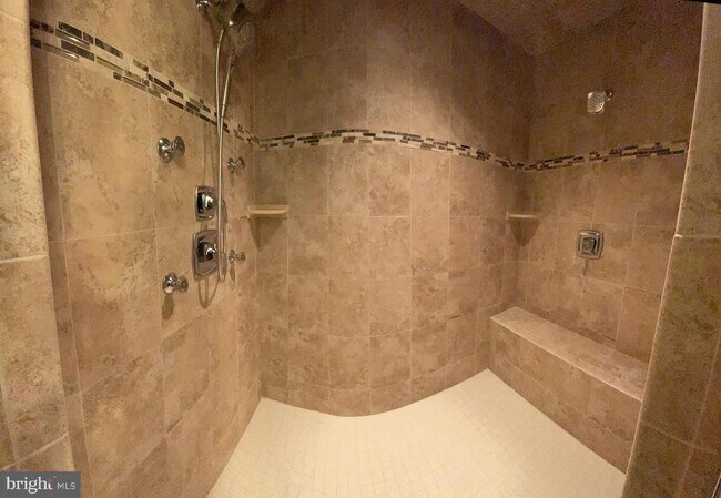 Building Photo - 6748 Green Mill Way