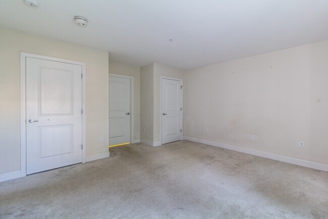 Building Photo - 318 Rindge Ave