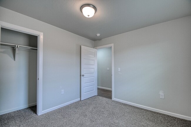 Building Photo - New Construction in Varenna Landing! Storm shelter and lawn care included!