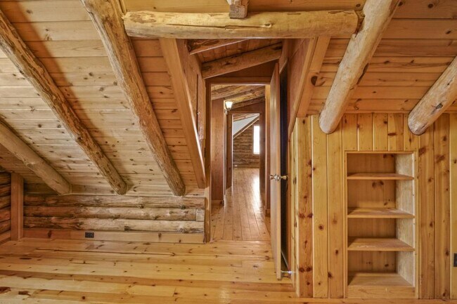 Building Photo - 118 Agape Wy