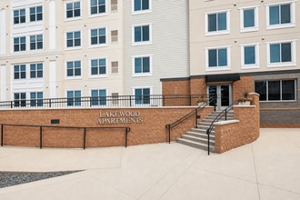 Building Photo - Lakewood