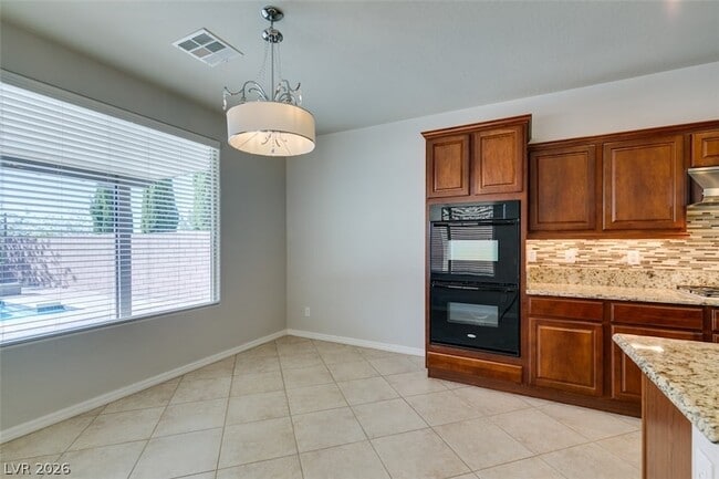 Building Photo - 2609 Chateau Clermont St