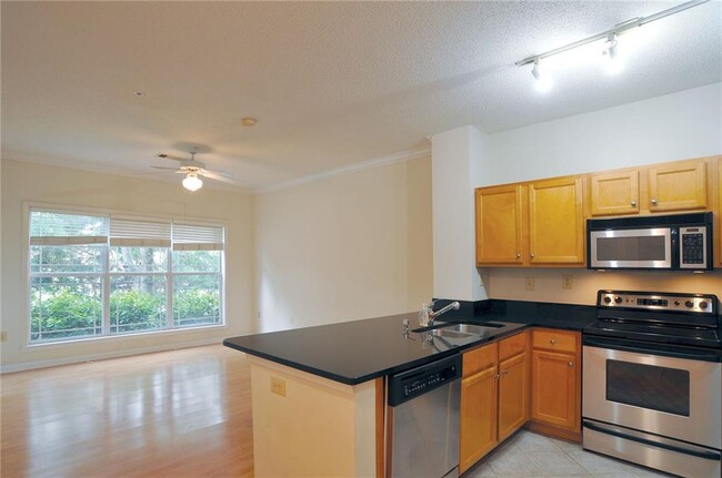 Building Photo - 4333 Dunwoody Park