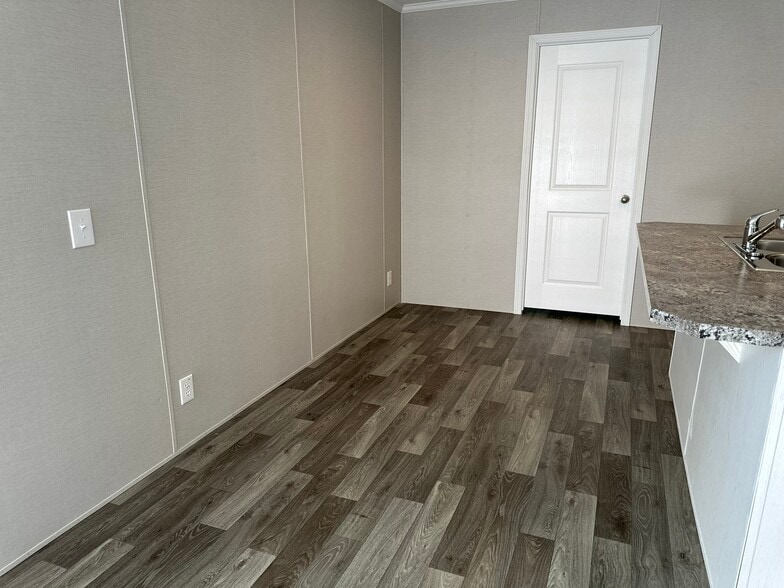 Building Photo - 2239 Wellington Green Dr