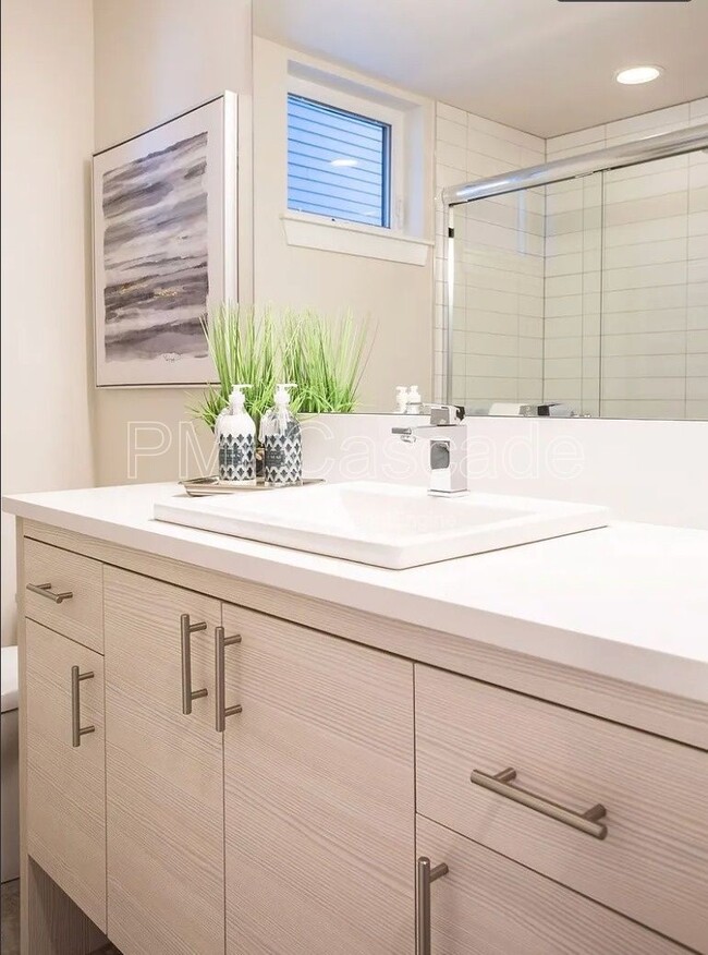 Building Photo - 9227B 16th Ave SW