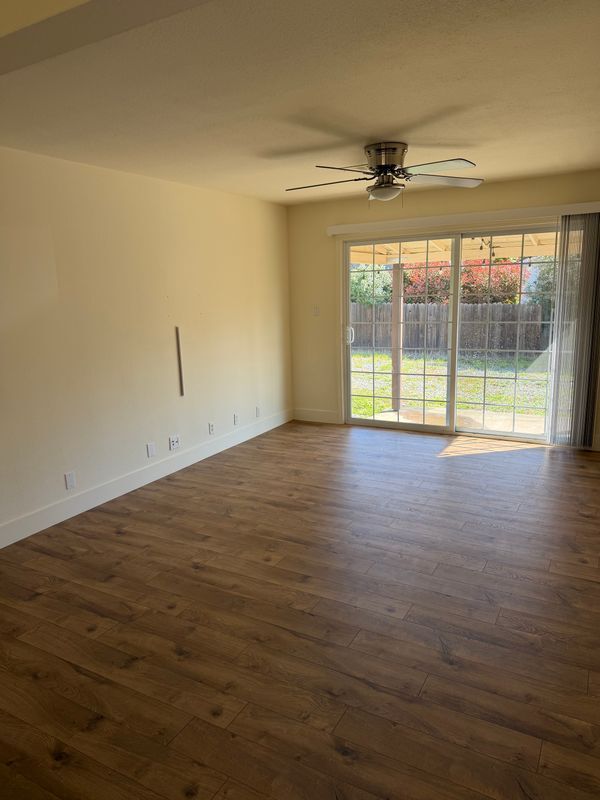 Building Photo - 6552 Miles Ln