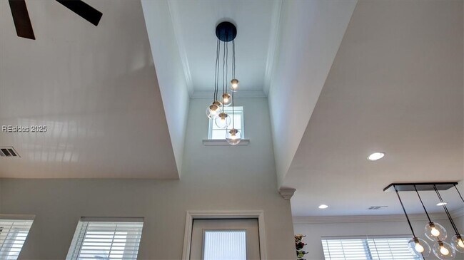 Building Photo - 1571 Shoreside Dr