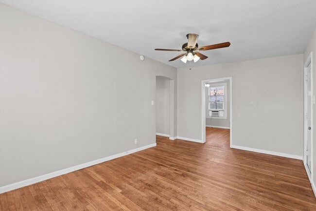 Building Photo - 4020 Avenue O 1/2