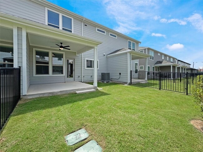 Building Photo - 2725 Woodall Dr