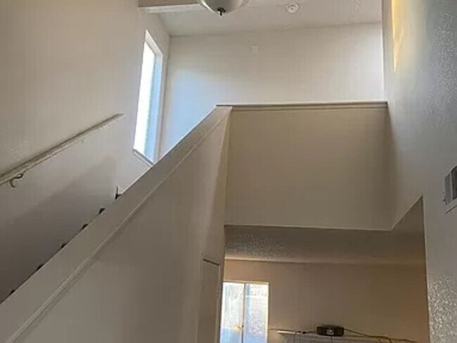 Building Photo - South Bakersfield Home